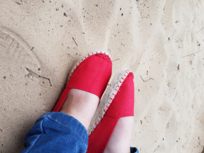 L'ESPADRILLE ENFANT : LA CHAUSSURE IDÉALE POUR JOUER DEHORS